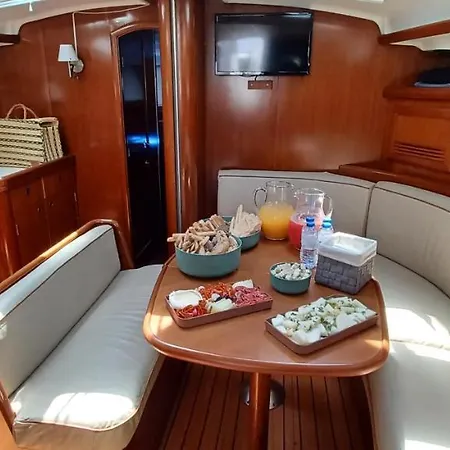 Bboats Botel